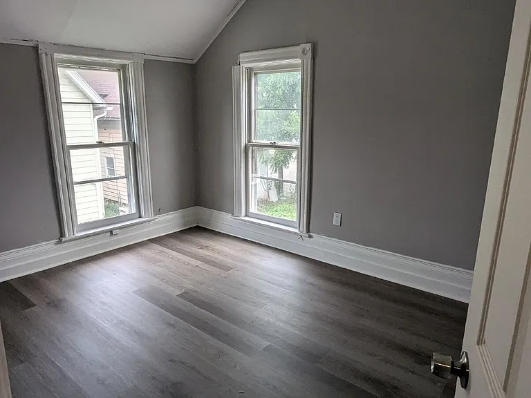 65 Caledonia St #UPPER — Photo 7