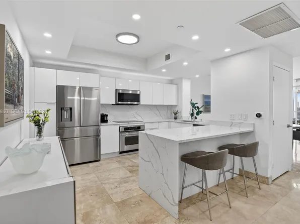 3330 190th St #1817, Aventura, FL 33180
