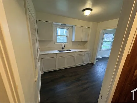 123 Ellenwood Ave — Photo 2