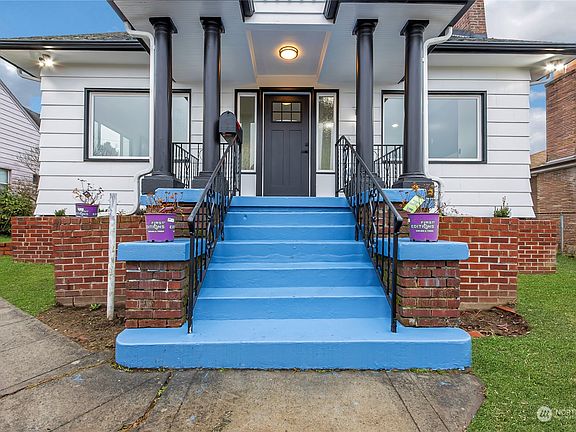 2nd image of 5024 Yakima Avenue