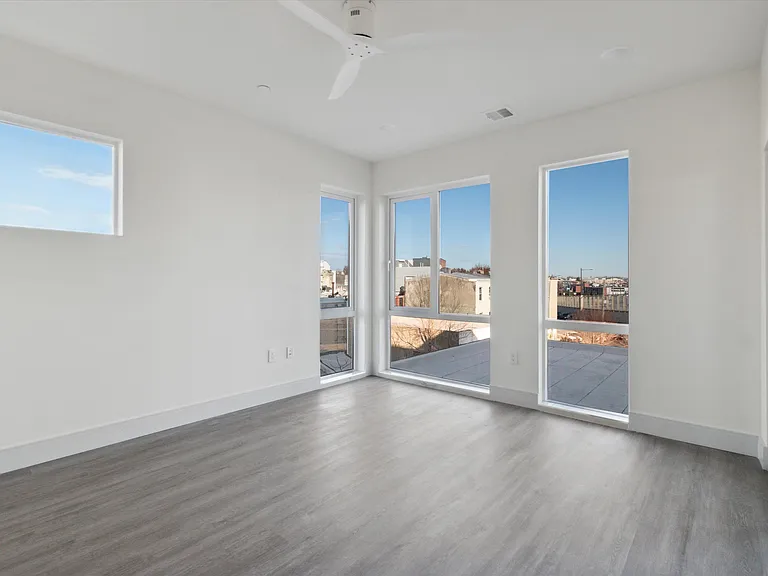 1221 E Fletcher St #212A — Photo 21