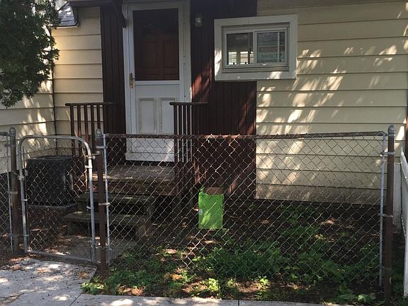 3rd image of 6121 Glenis St