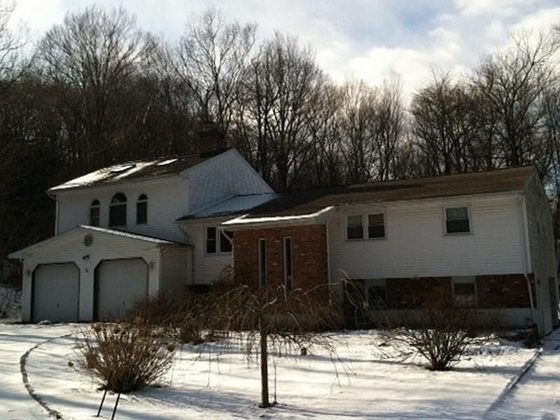 NEW FAIRFIELD RAISED RANCH