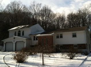 12 Overbrook Dr, New Fairfield, CT 06812