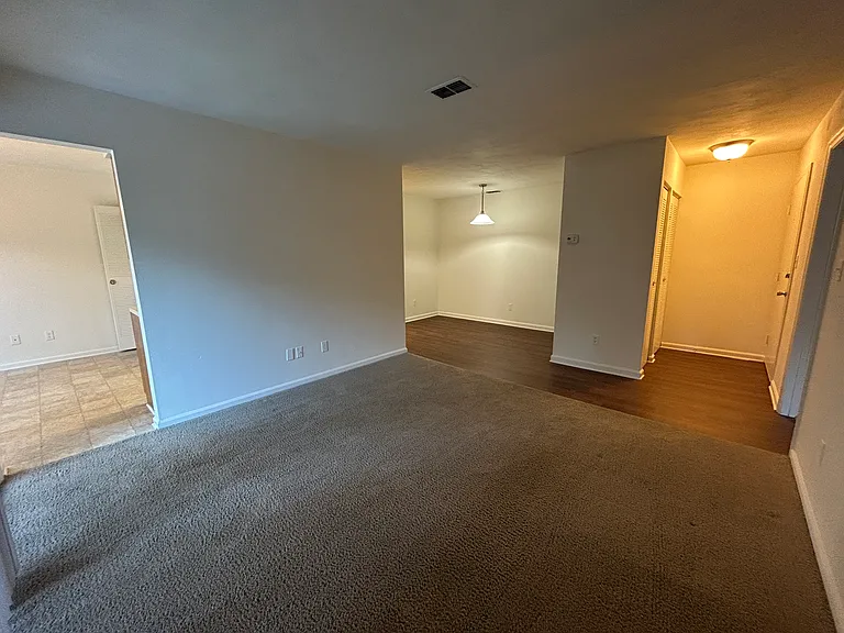 Princeton Circle West Apartments — Photo 35
