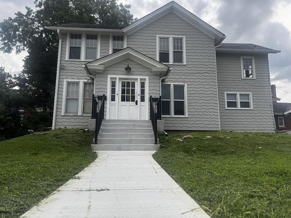 1st image of 105 University St #1