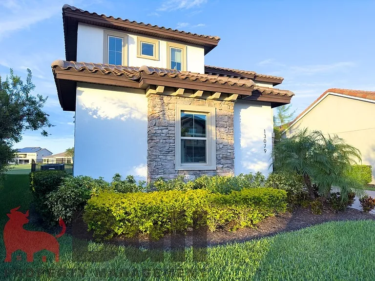 13079 Stanthorne Ave — Photo 2