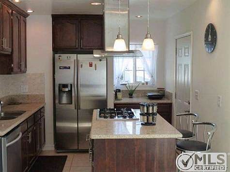 4th image of 20424 Berendo Ave