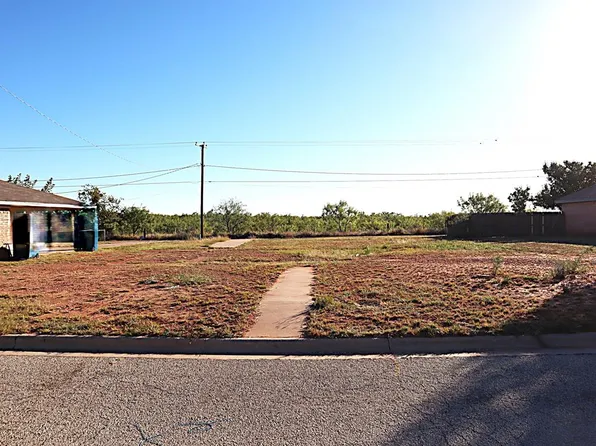 1205 Towncreek Dr, Sweetwater, TX 79556