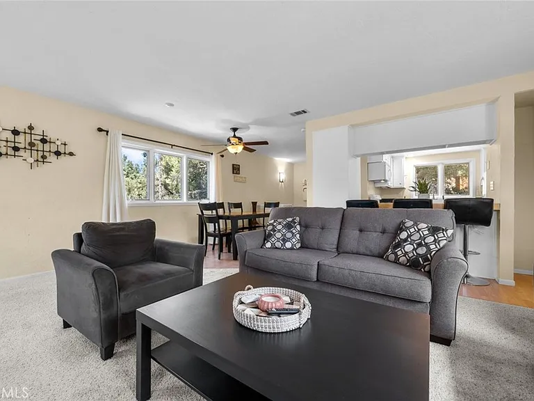 2304 Woodland Dr — Photo 21