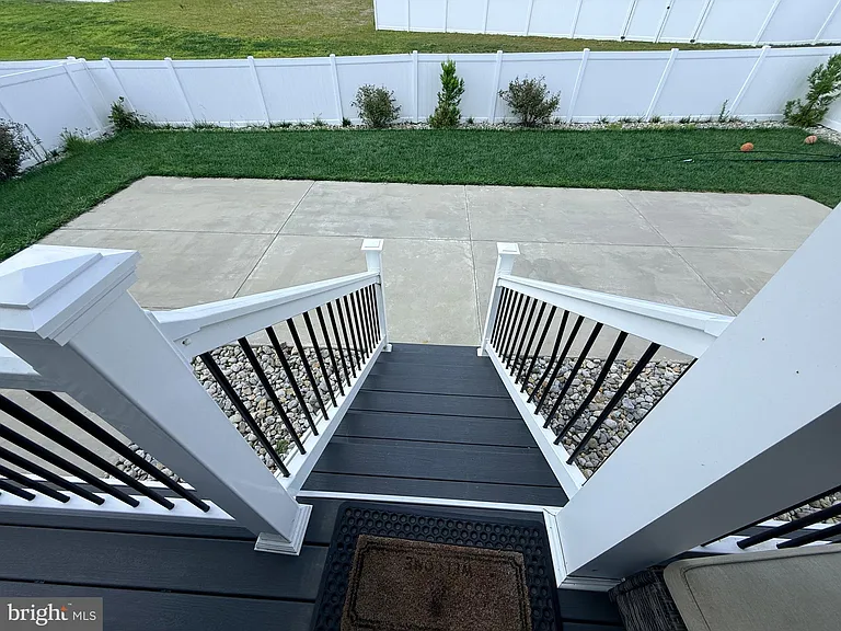 99 Weston Dr — Photo 32