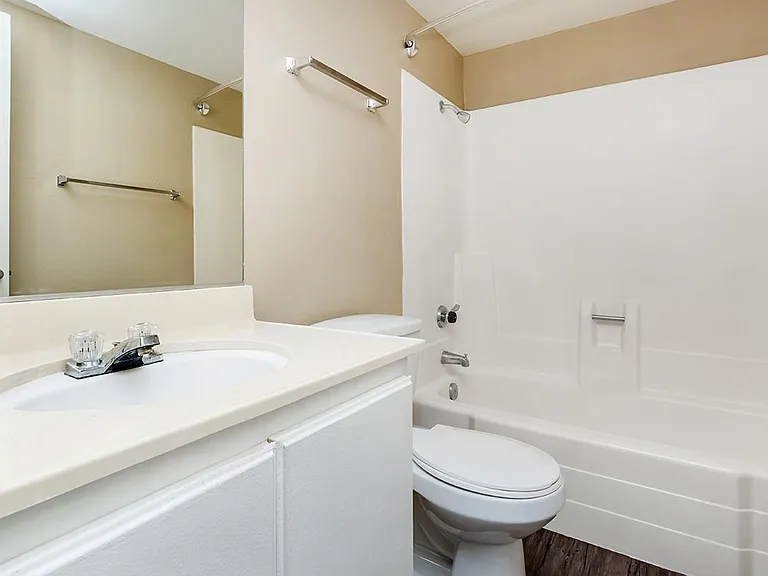 La Ventana Apartments — Photo 50