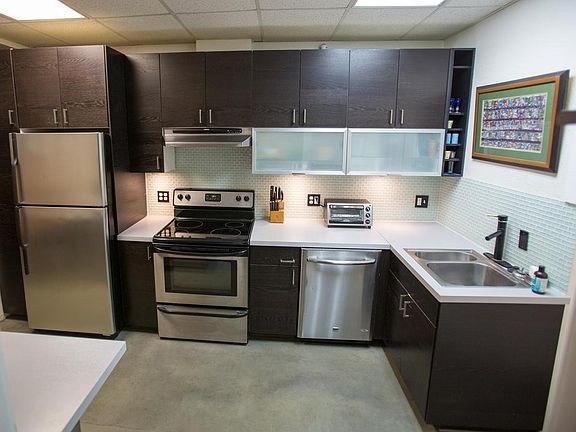 5th image of 904 W 4th Ave