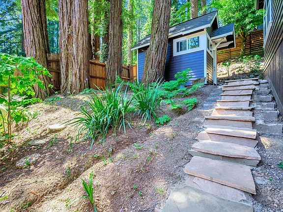 4th image of 153 Redwood Avenue