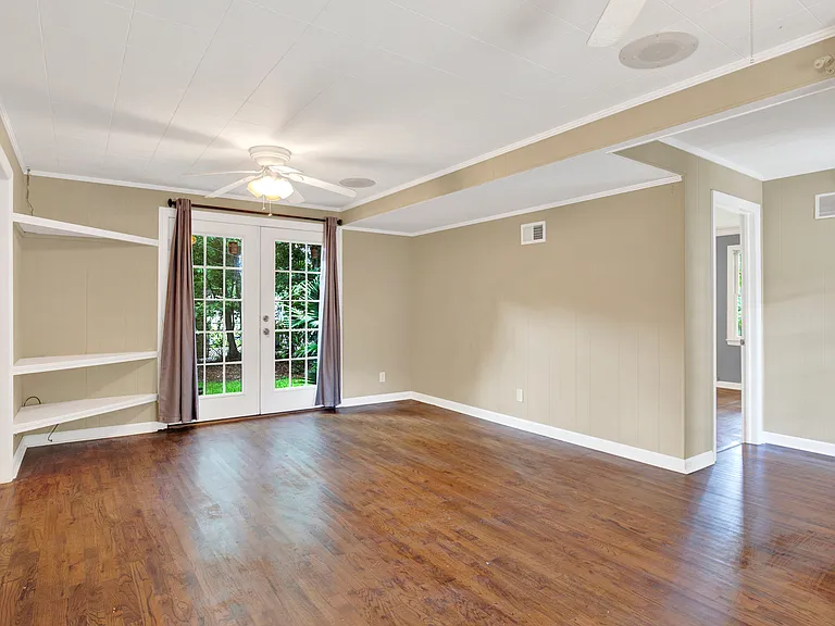 331 Oxford Dr — Photo 12