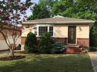 18 Jefferson Ave, Staten Island, NY 10306