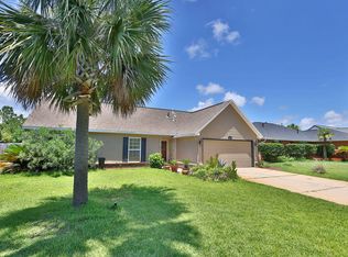 124 Long Pointe Dr, Mary Esther, FL 32569