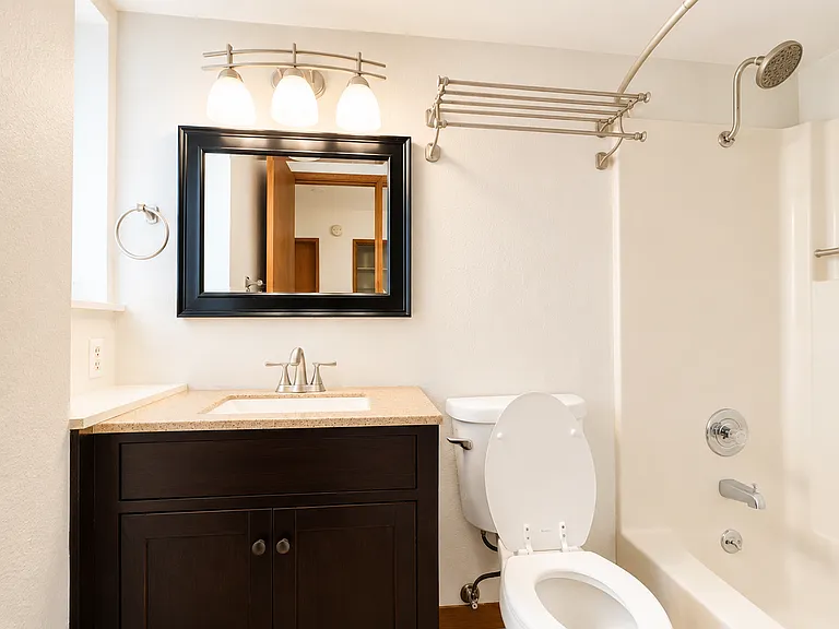 Pl T Washington Street 6-Plex (Glc-001-W) — Photo 16