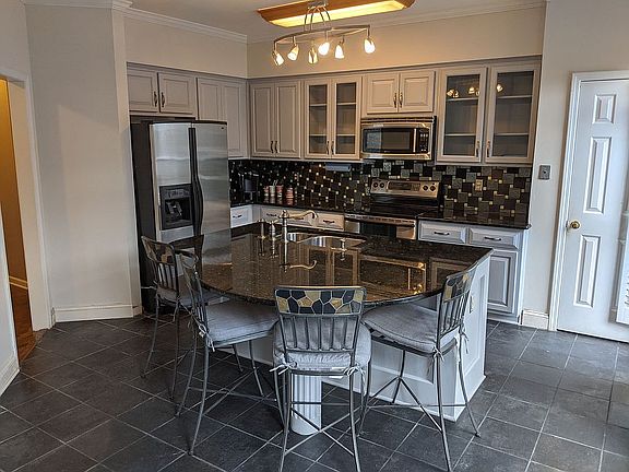 3rd image of 2564 Oakwood Trce SE