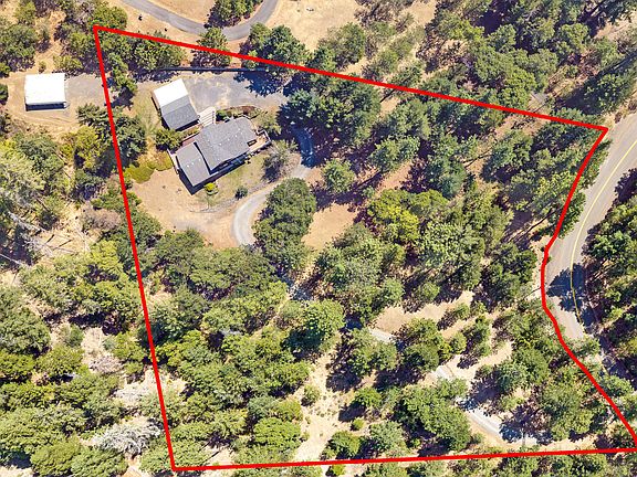 3rd image of 509 Manzanita Dr