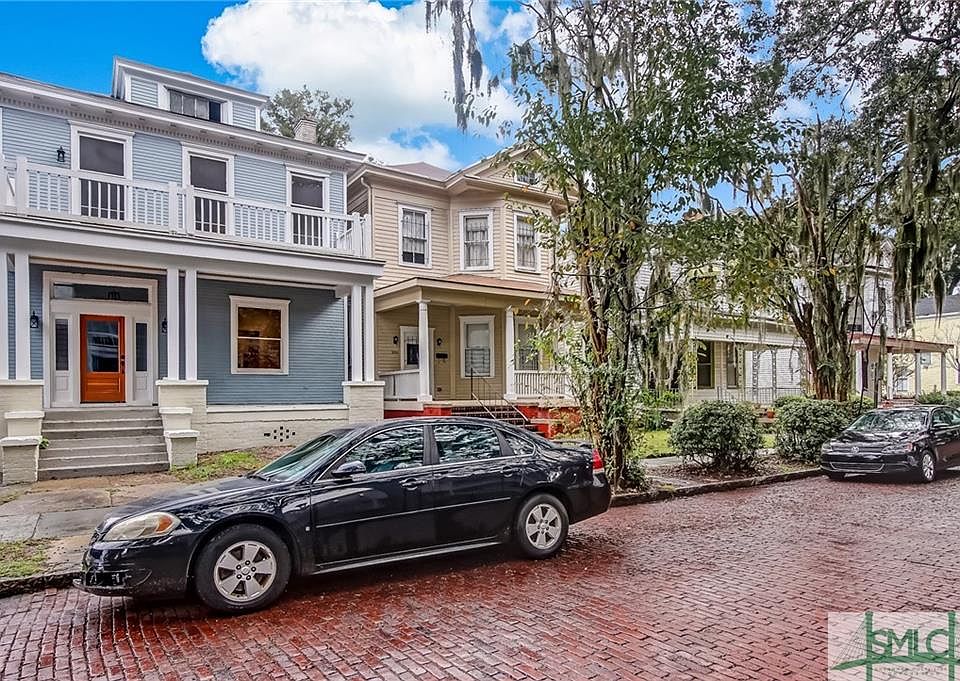 2nd image of 306 W 36th St