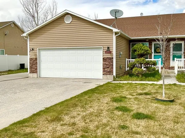 2987 E Glenn Cove Ct, Ammon, ID 83406