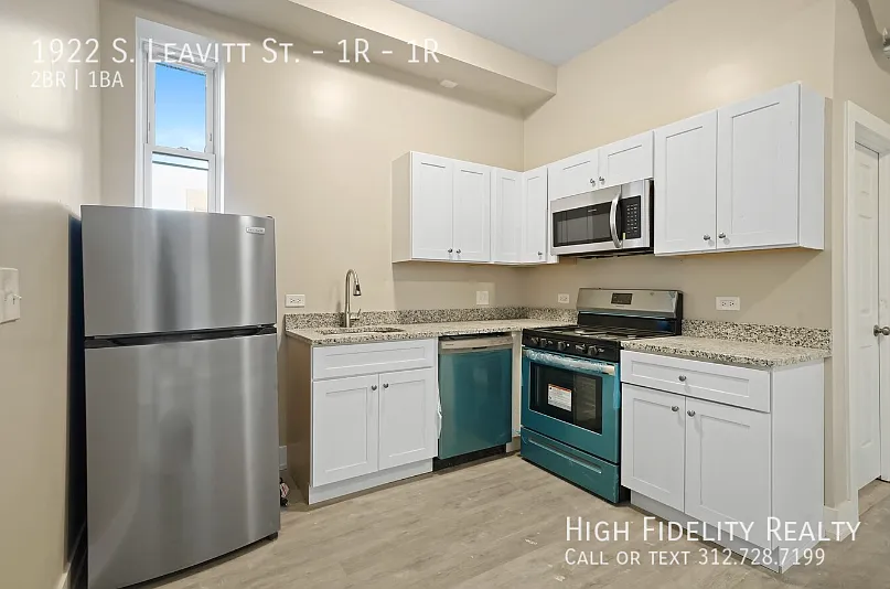 Building Photo - 1922 S Leavitt St #1R