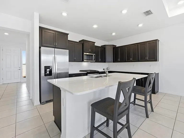 6396 SW 72nd Ter — Photo 3
