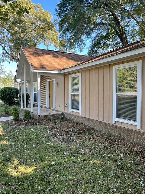 4 bed, 2000 sqft, $1,775 — Photo 2