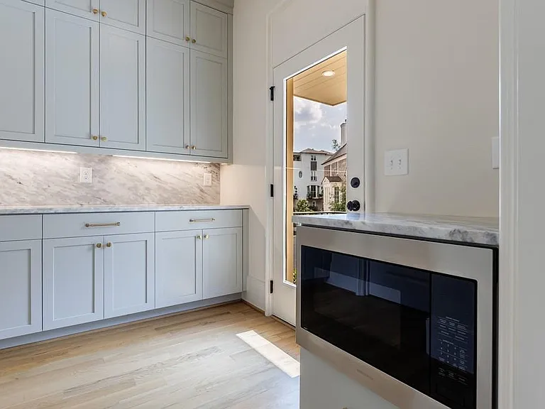 81 Delmont Dr NE — Photo 20