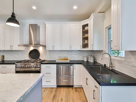 5th image of 843 N Alfred St #1/2
