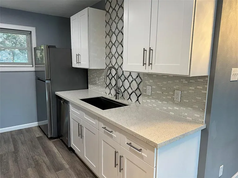 Tradewinds Condominiums — Photo 12