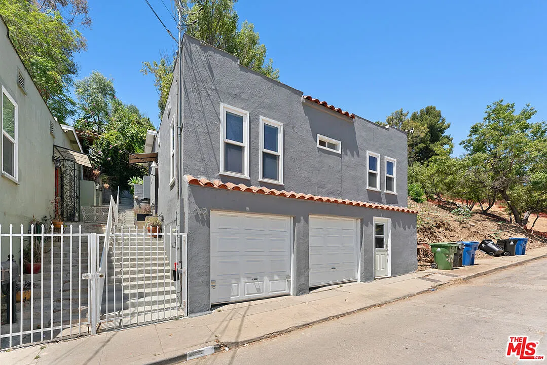 2 bed, 2.0 bath, 841 sqft, $4,500 — Photo 4