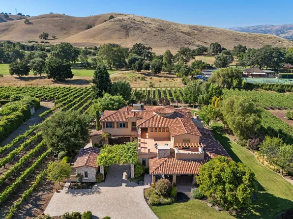 1295 Lions Peak Ln, San Martin, CA 95046