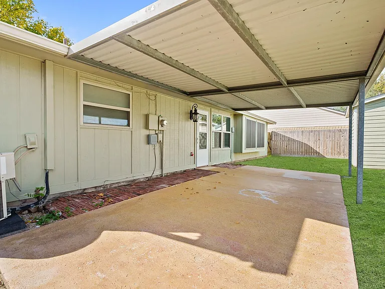 3877 Pecan Cir — Photo 24