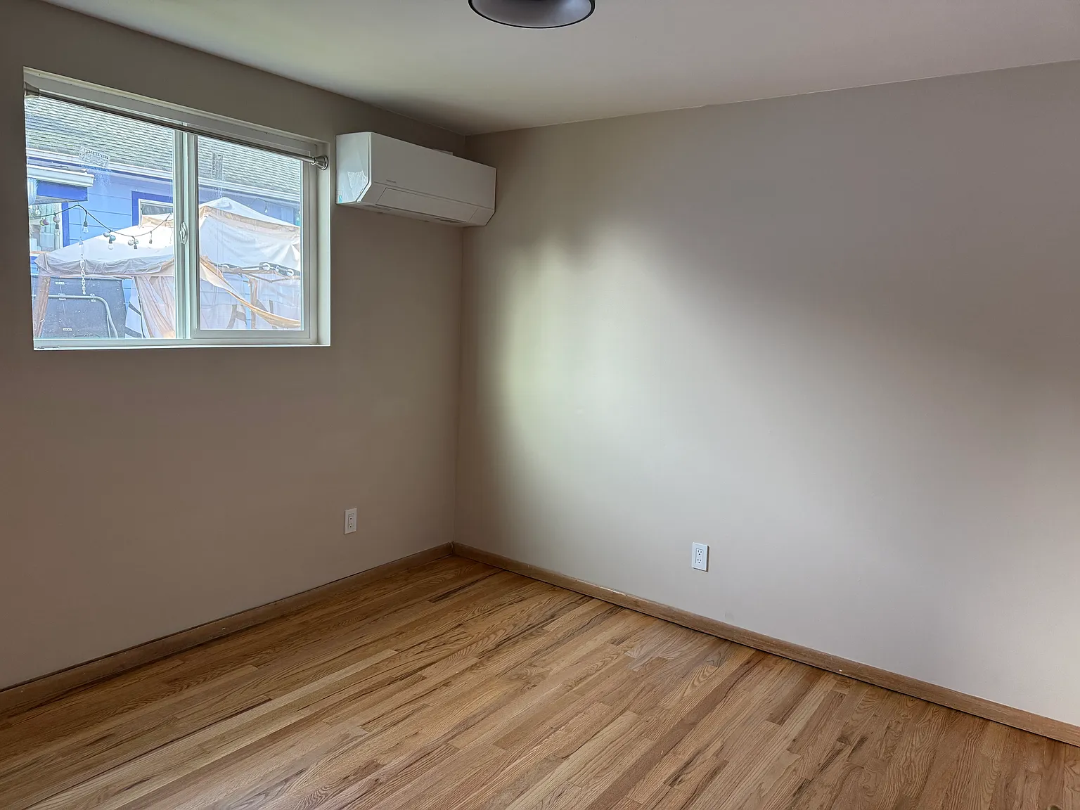4 bed, 2.5 bath, 2300 sqft, $3,800 — Photo 3