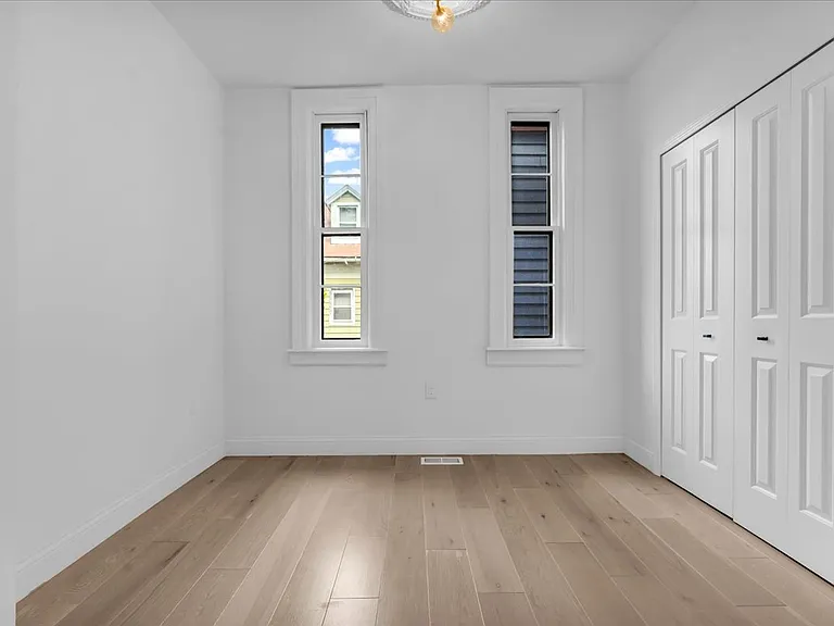1714 Bagley St — Photo 11