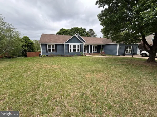 5118 Signal Corps Dr, Fredericksburg, VA 22408