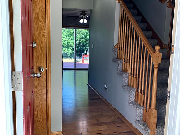 2nd image of 715 SE Parker Dr