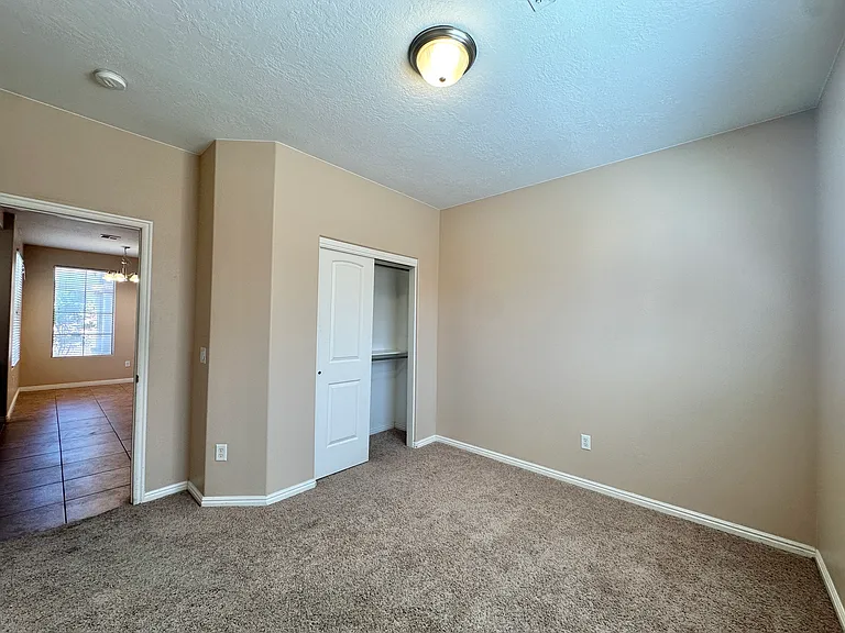 1220 N Spring Valley Dr — Photo 10