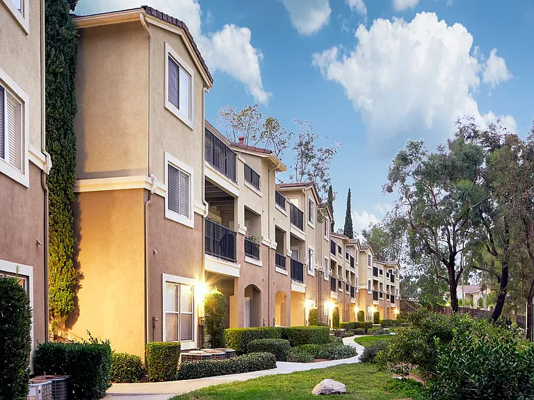 Alta Vista Apartments — Photo 16