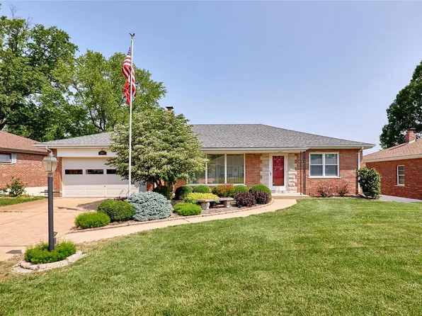 10613 W Knollshire Dr, Saint Louis, MO 63123