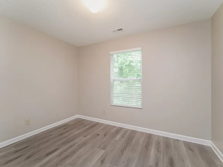 7054 Sycamore Grove Ct — Photo 14
