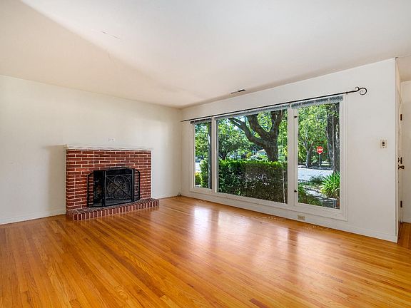 5th image of 1034 Stewart Street