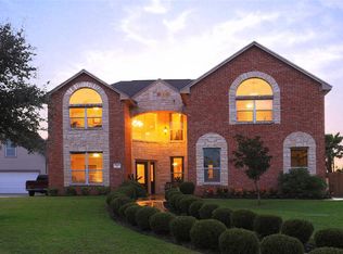 117 S Creek Dr, Bellville, TX 77418