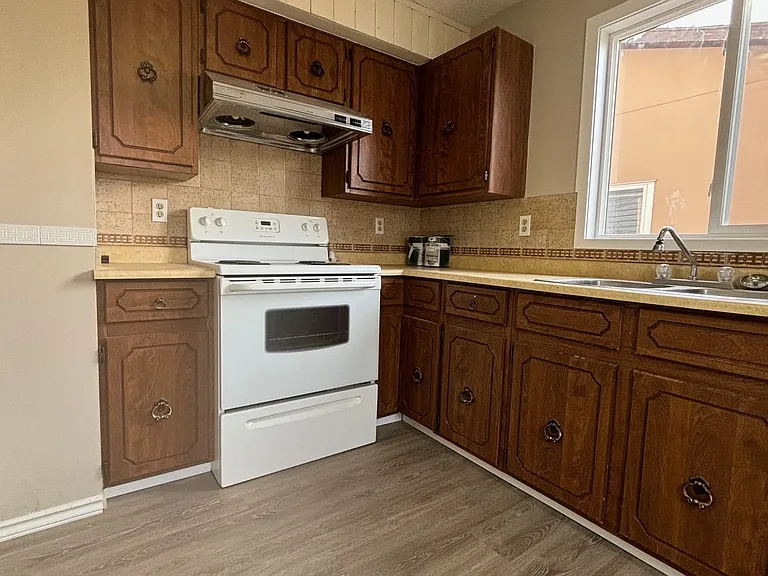23 Whitehaven Rd NE #23 — Photo 6