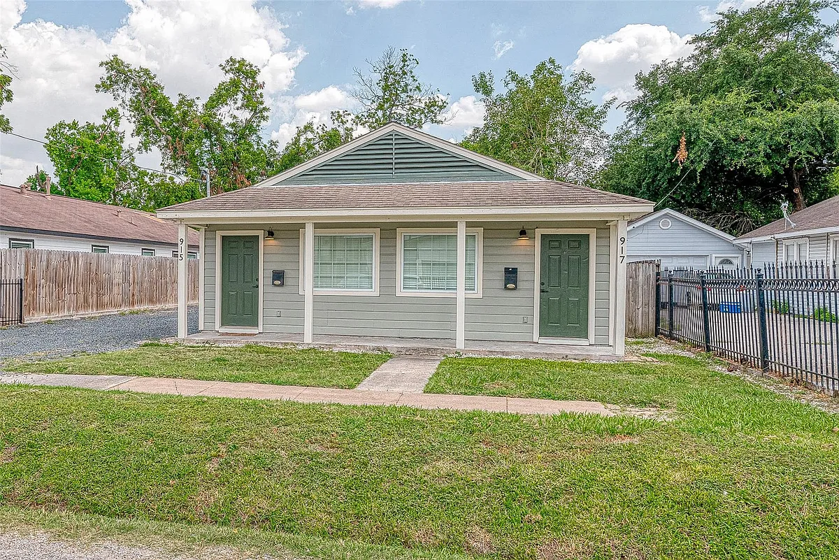 Building Photo - 915 Adele St