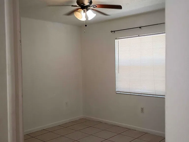 4907 E Temple Heights Rd — Photo 7