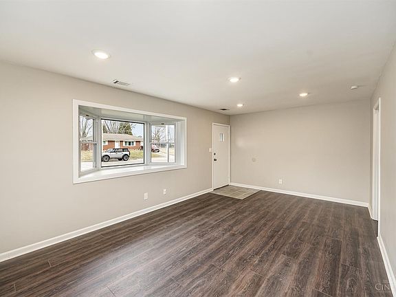 4th image of 905 Stanwood Dr