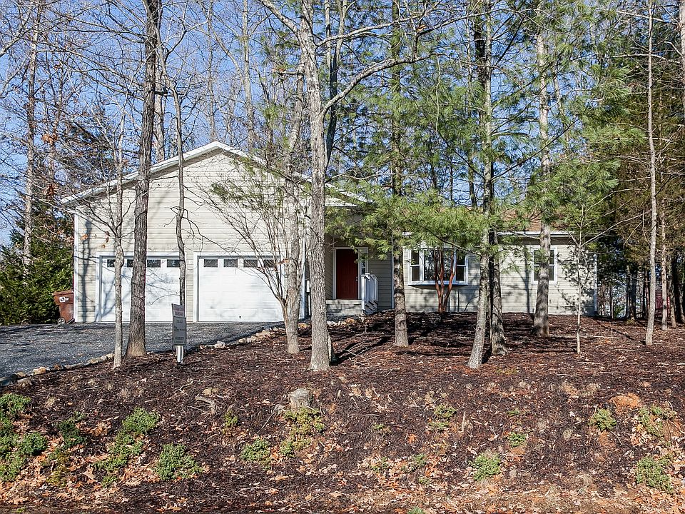 1st image of 6 Piedmont Ln